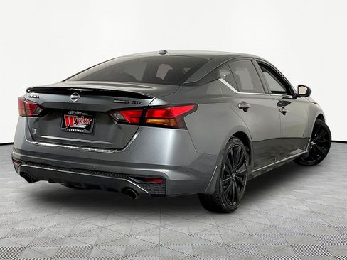 Used 2022 Nissan Altima 2.5 SR w/ Midnight Edition Package FWD image 6