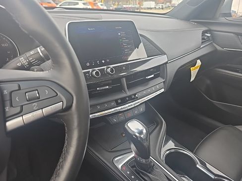 Used 2022 Cadillac CT4 Luxury w/ Cold Weather Package RWD image 14