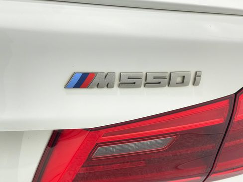 Used 2018 BMW M550i xDrive AWD/4WD image 40