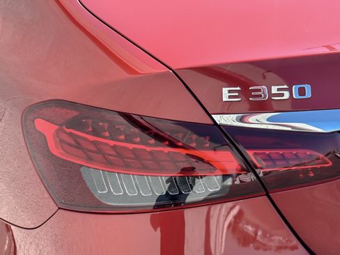 Used 2022 Mercedes-Benz E 350 Sedan image 26
