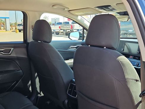 Used 2023 Kia Sportage LX FWD image 17