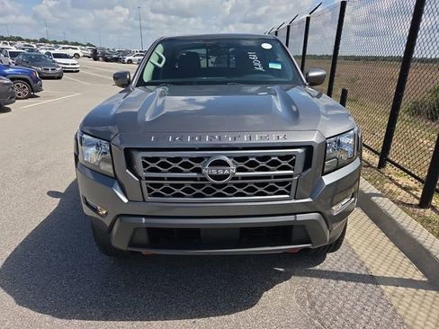 Used 2022 Nissan Frontier SV w/ Technology Package AWD/4WD image 2