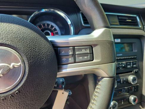 Used 2013 Ford Mustang GT Premium RWD image 22