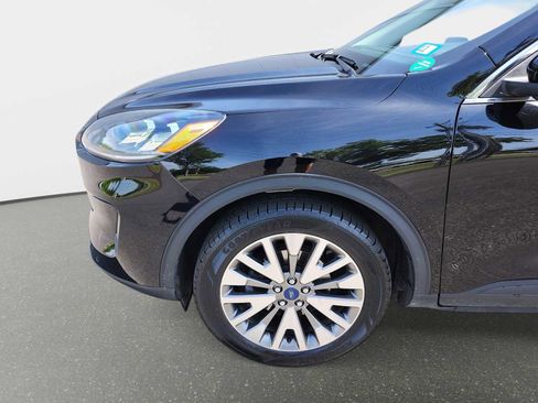 Used 2022 Ford Escape Titanium w/ Class II Trailer Tow Package AWD/4WD image 10