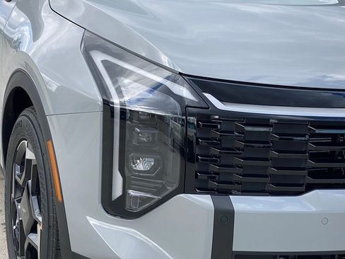 New 2026 Kia Sportage EX FWD image 9