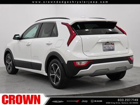 Used 2023 Kia Niro EX FWD image 5