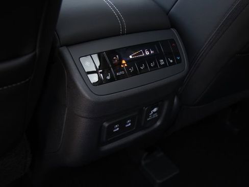 New 2026 Nissan Pathfinder Platinum image 27