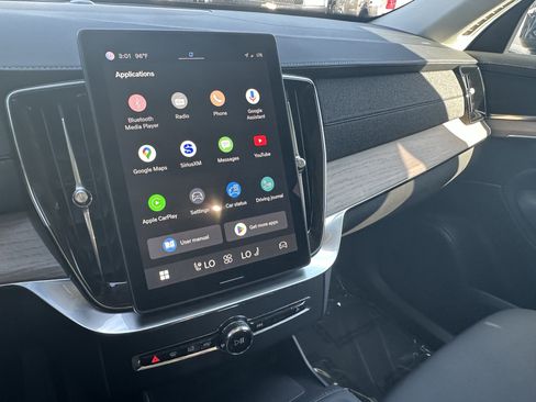 Certified 2025 Volvo XC90 B6 Plus image 22