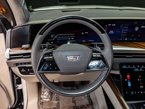 Used 2025 Cadillac Escalade Sport Platinum AWD/4WD image 16