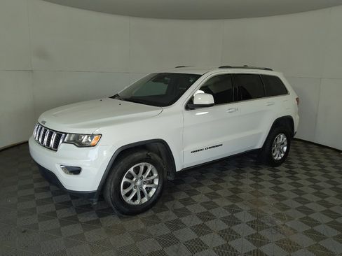 Used 2021 Jeep Grand Cherokee Laredo X RWD image 2