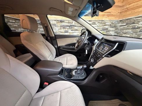 Used 2017 Hyundai Santa Fe SE AWD/4WD image 14