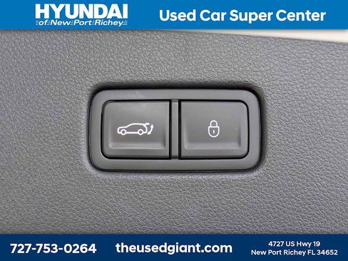 Used 2025 Genesis GV70 2.5T w/ Select Package AWD/4WD image 13