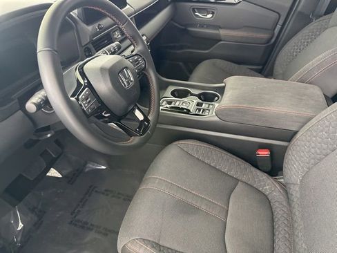 Used 2026 Honda Pilot Sport image 25