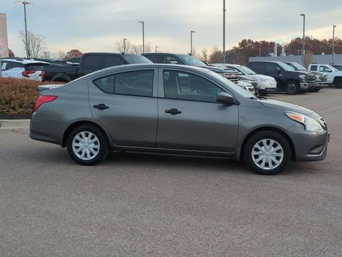 Used 2017 Nissan Versa S Plus image 9