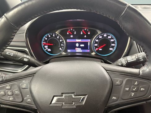 Used 2022 Chevrolet Equinox RS w/ Infotainment Package AWD/4WD image 32