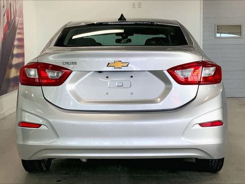 Used 2017 Chevrolet Cruze LS image 5