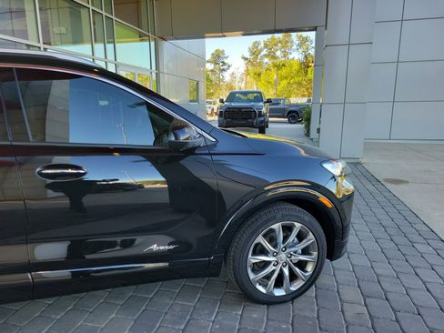 Used 2025 Buick Encore GX Avenir w/ Avenir Technology Package image 8
