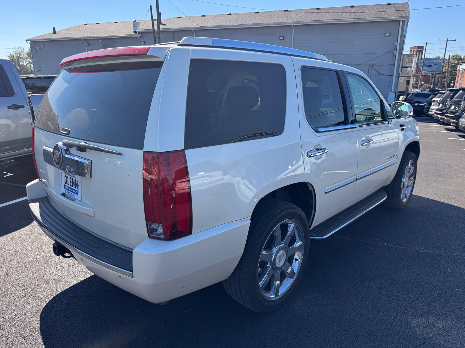 Used 2007 Cadillac Escalade AWD w/ Climate Package image 6