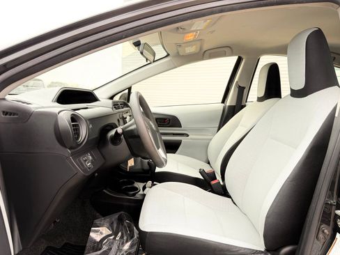 Used 2012 Toyota Prius C One FWD image 15