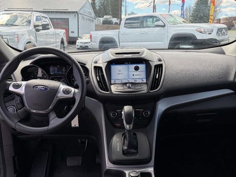 Used 2016 Ford Escape SE w/ Equipment Group 201A AWD/4WD image 12
