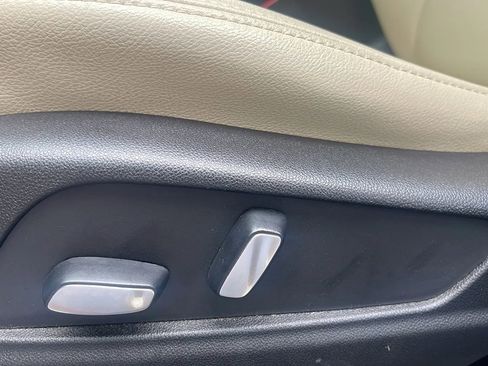 Used 2019 Cadillac XT5 AWD image 27