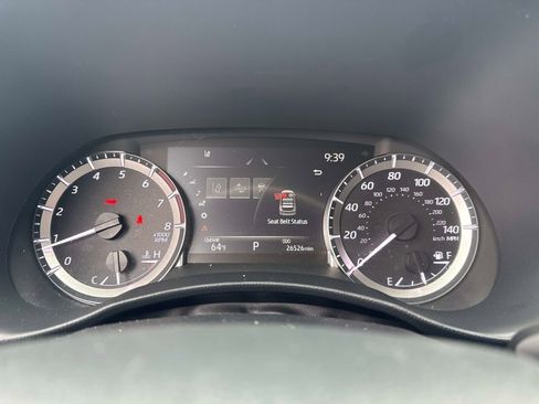 Used 2023 Toyota Highlander L image 28