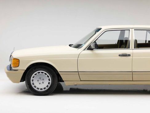 Used 1991 Mercedes-Benz 350 SD image 17