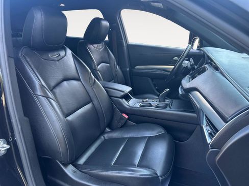 Used 2022 Cadillac XT4 Premium Luxury w/ Safety Alert Package FWD image 15