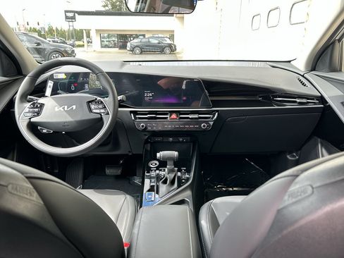 New 2026 Kia Niro EX FWD image 16