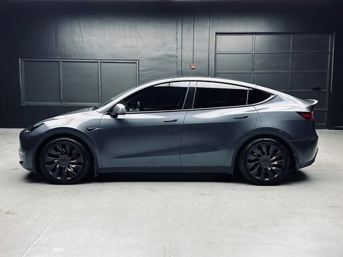 Used 2023 Tesla Model Y Performance AWD/4WD image 4