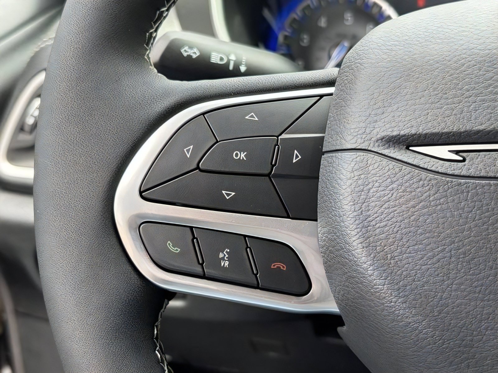 New 2027 Chrysler Pacifica Select FWD image 24