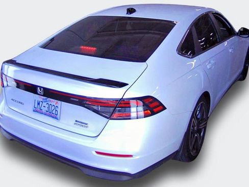 Used 2025 Honda Accord Sport image 3