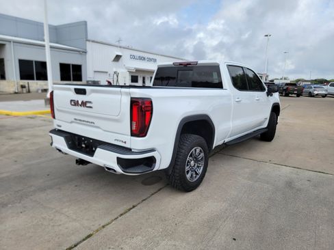 Used 2024 GMC Sierra 1500 AT4 w/ Technology Package image 7