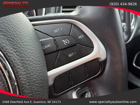 Used 2018 Jeep Compass Latitude w/ Cold Weather Group AWD/4WD image 16