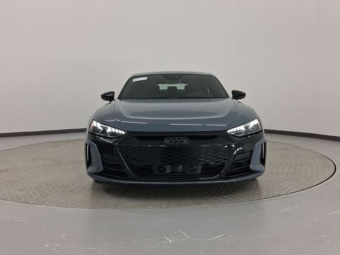 Used 2022 Audi e-tron GT Prestige image 6