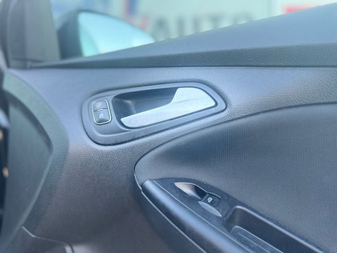 Used 2018 Ford Focus SE image 38