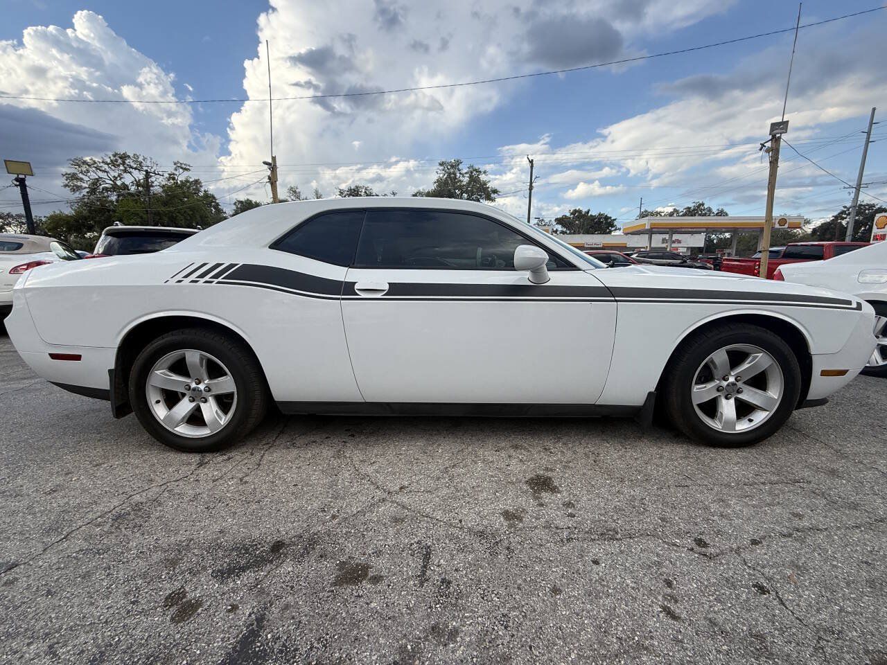 Used 2013 Dodge Challenger SXT RWD image 17