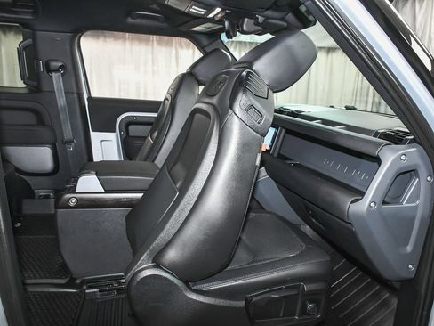 Used 2021 Land Rover Defender 90 X-Dynamic S AWD/4WD image 50