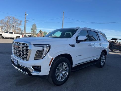 Used 2025 GMC Yukon Denali AWD/4WD image 3