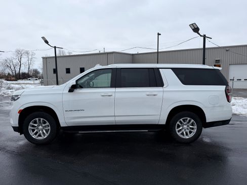 Used 2023 Chevrolet Suburban LT image 6