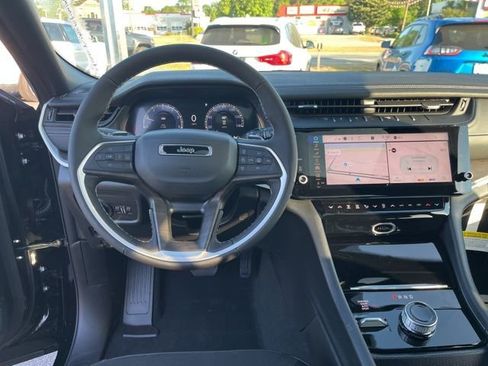 New 2026 Jeep Grand Cherokee Altitude AWD/4WD image 17
