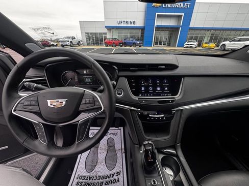 Used 2025 Cadillac XT5 Premium Luxury image 14