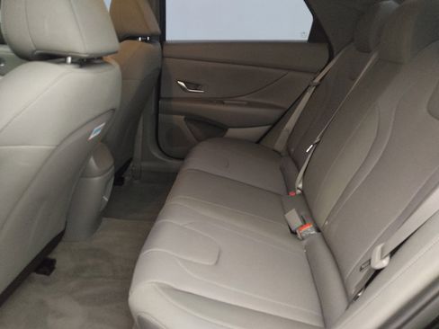 Used 2025 Hyundai Elantra SE w/ Cargo Package FWD image 18