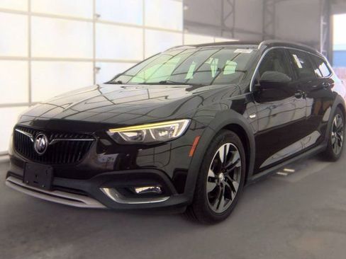 Used 2019 Buick Regal Essence w/ Sights and Sounds Package AWD/4WD image 1