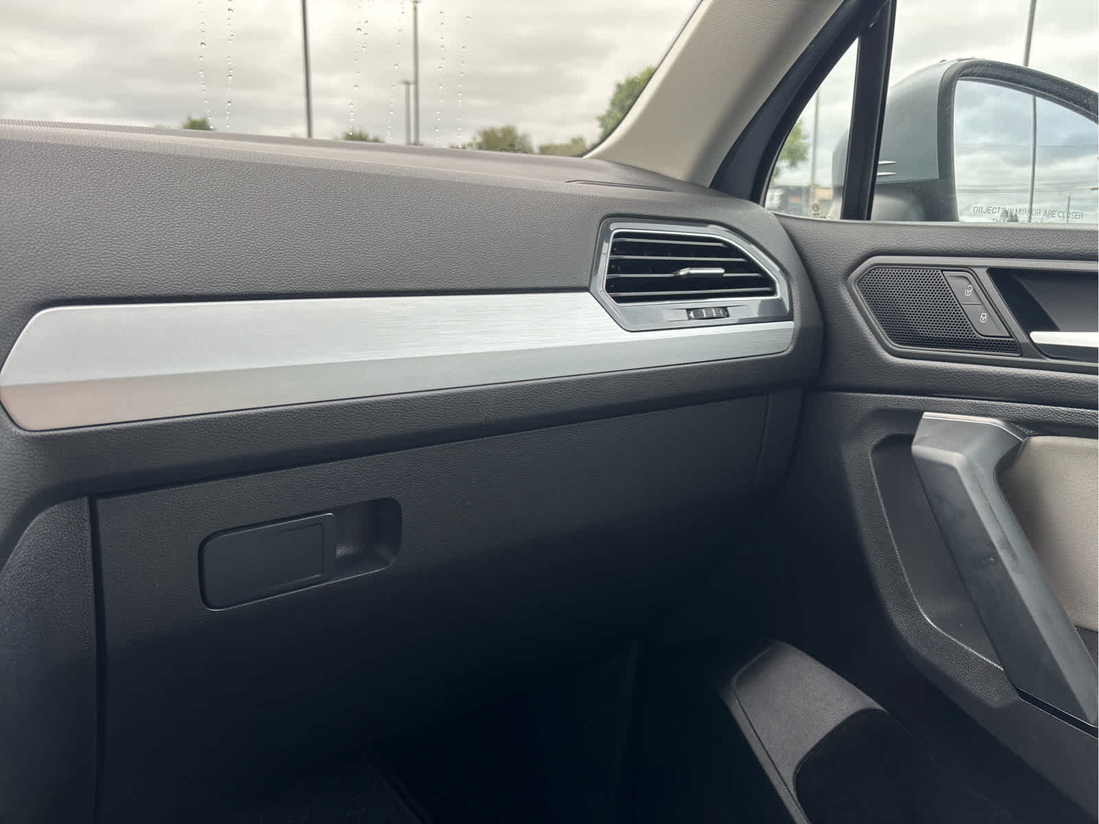 Used 2019 Volkswagen Tiguan S w/ Driver Assistance Package AWD/4WD image 22