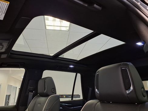 Used 2024 Cadillac Escalade Sport AWD/4WD image 25