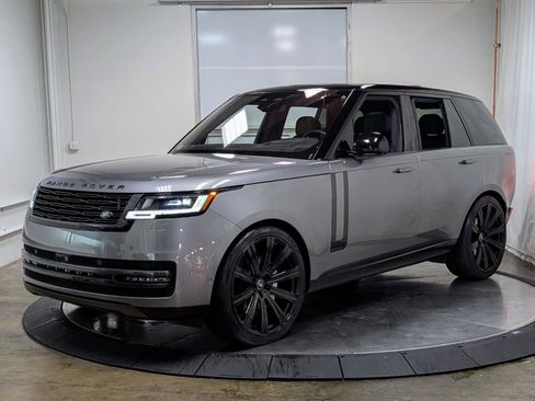 Used 2023 Land Rover Range Rover SE image 4
