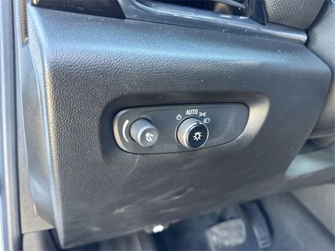 Used 2023 Chevrolet Traverse RS image 11