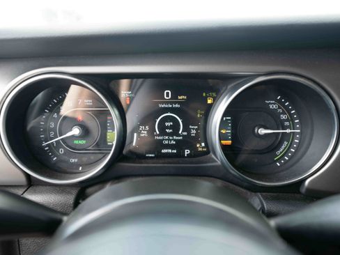 Used 2023 Jeep Wrangler Unlimited AWD/4WD image 16