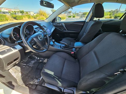 Used 2013 MAZDA MAZDA3 i Sport FWD image 16